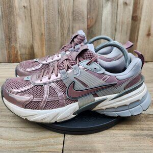 Womens Nike V2K Run size 9.5 Athletic Running Shoes